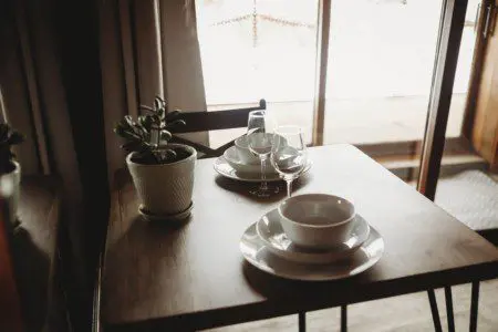 Keurig coffee setup with Starbucks hot cocoa, mugs, and K-cups in a Fairbanks Alaska vacation rental kitchen